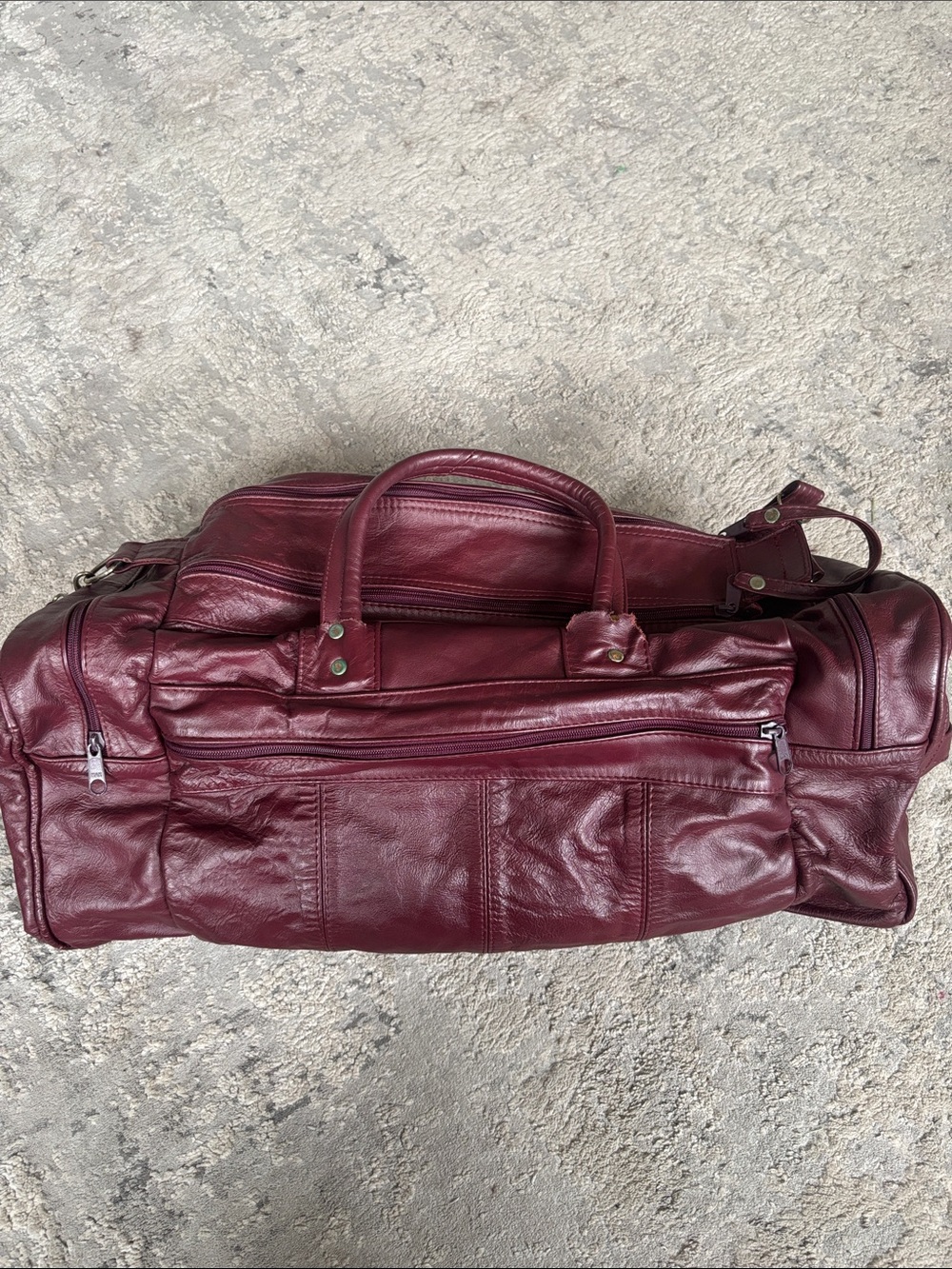 Vintage Men's Leather Duffel Bag in Burgundy - Classic Travel Weekender